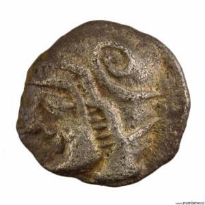 Auriol obole tete casqué avec volute