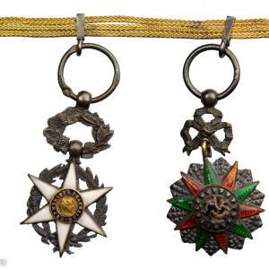 Decorations Miniatures avec chaine en or.